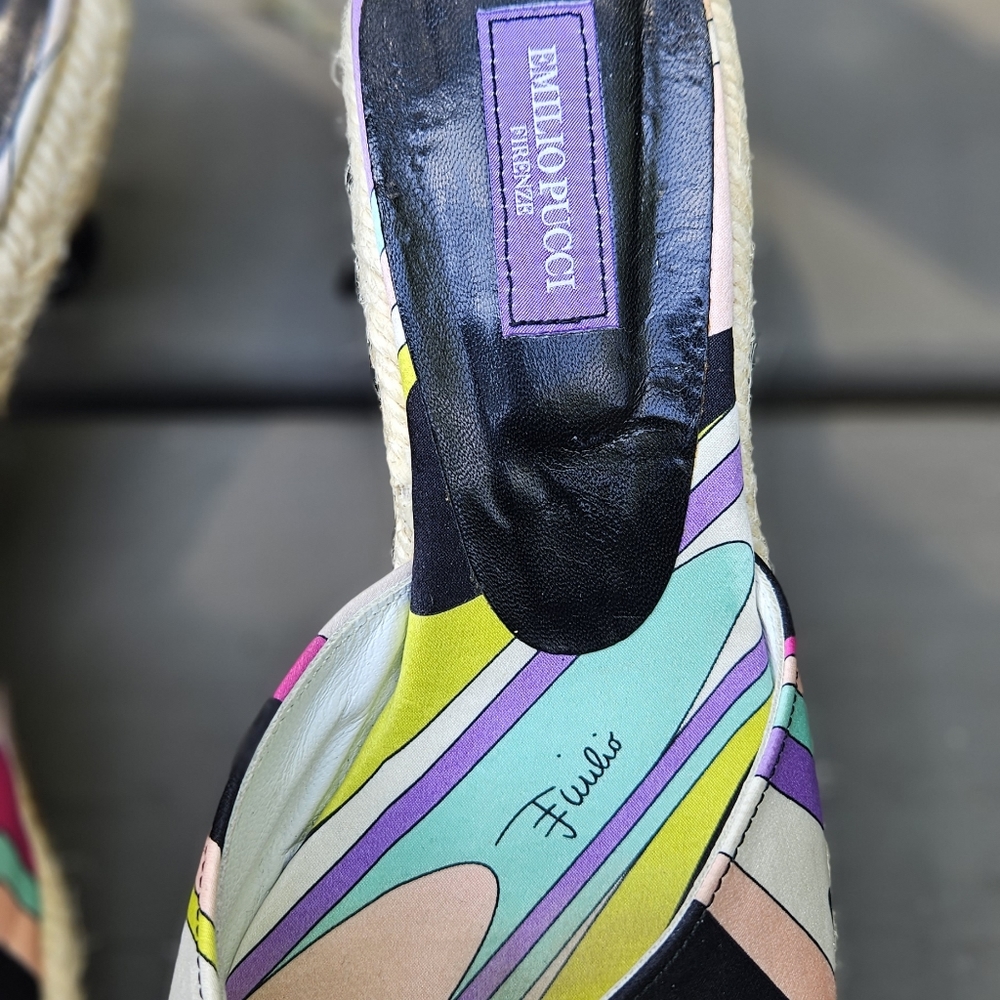Vintage Silk Emilio Pucci sandals - Picture 5 of 5